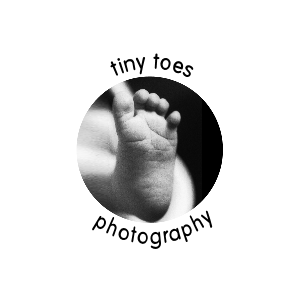 tiny toes photography logo